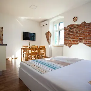  Apartment Lighthouse